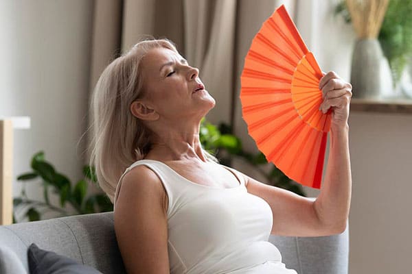 Vive constantemente na luta contra ondas de calor sufocantes?